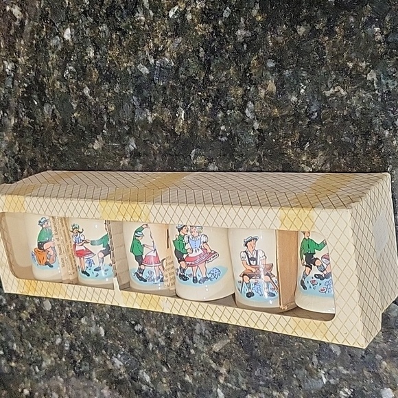 Vintage Six Pottery Shot Glasses Mugs Scenes of Jungs and Madels W Germany - Picture 9 of 9